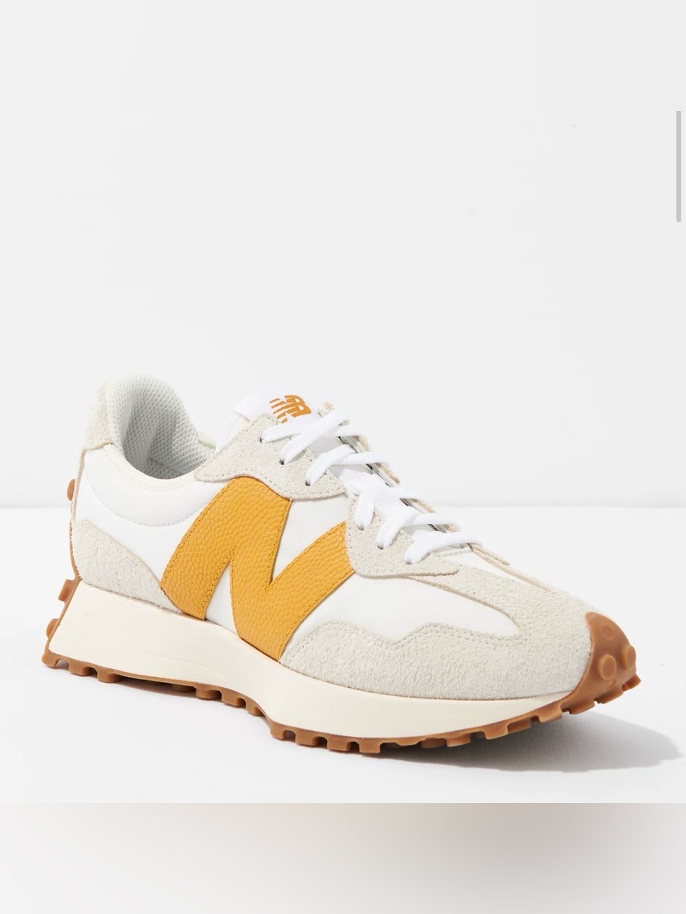 New Balance Women's 327 Sneaker